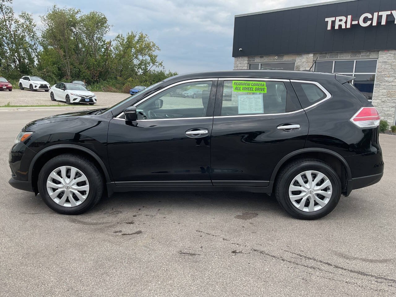 Used 2015 Nissan Rogue S AWD/4WD image 3