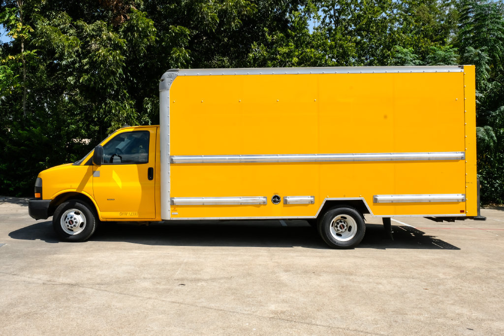 Used 2022 GMC Savana 3500 Extended w/ Power Convenience Package RWD image 8