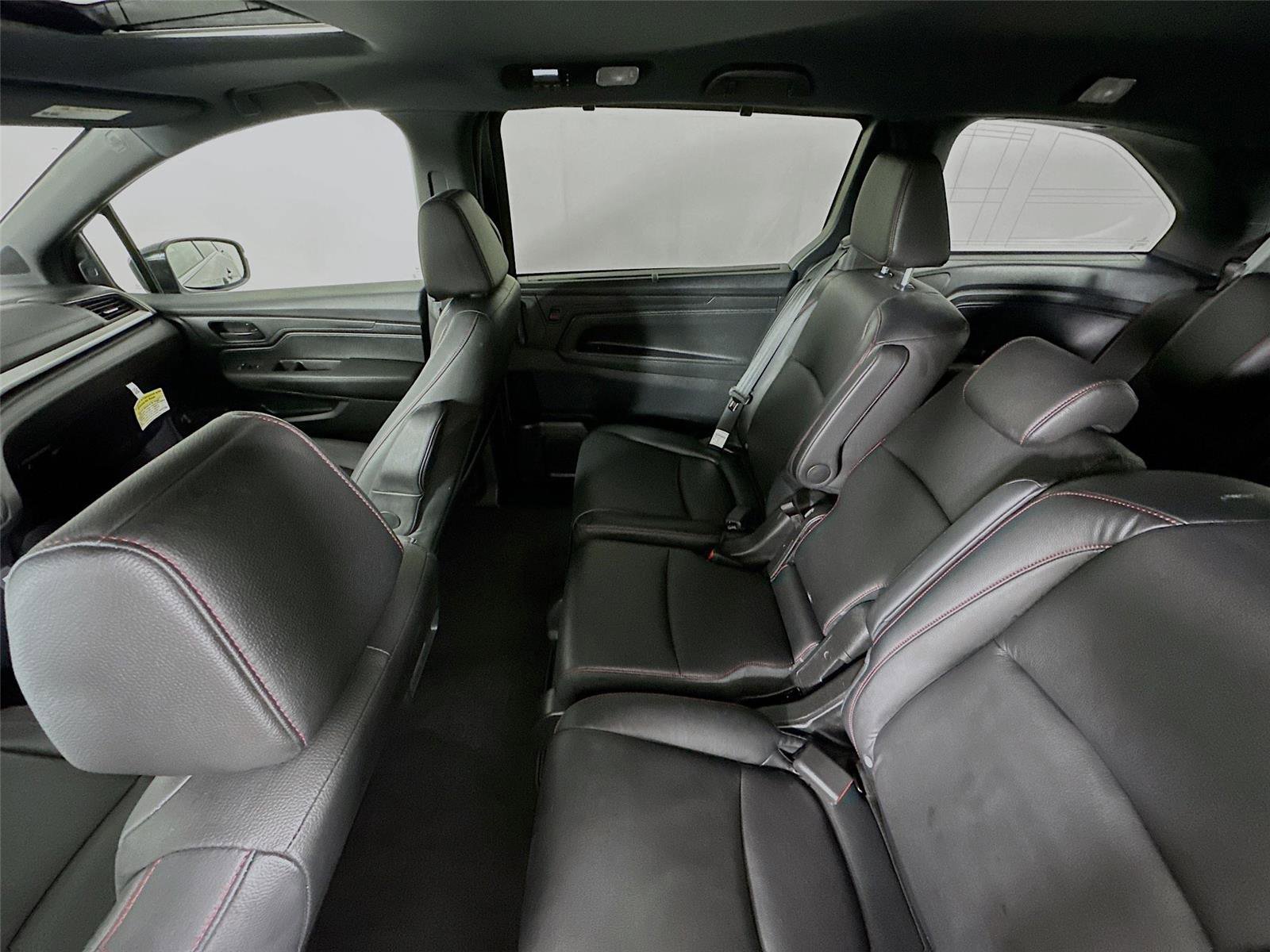 Used 2024 Honda Odyssey Sport image 11