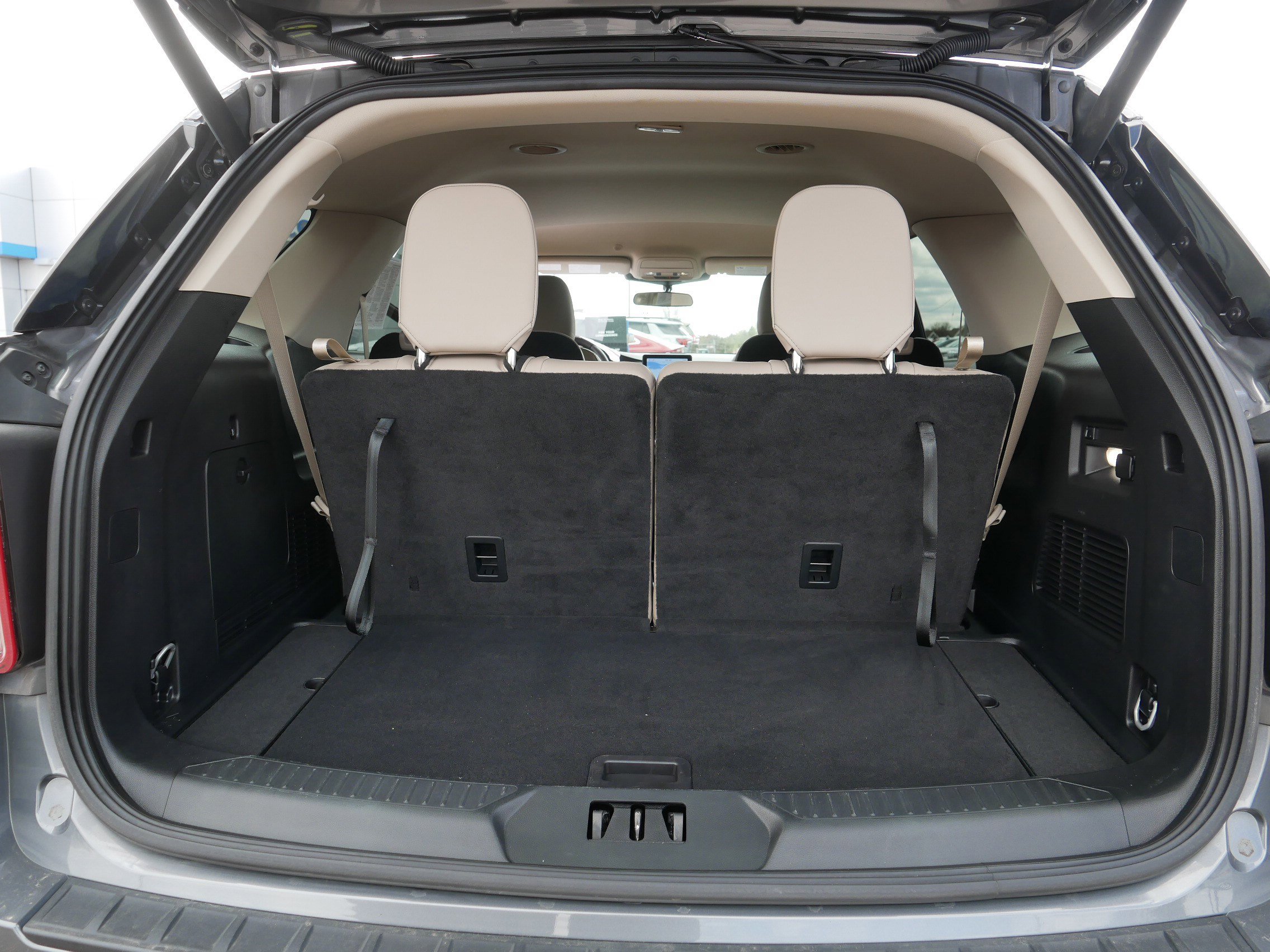 Used 2023 Ford Explorer XLT w/ Equipment Group 202A image 18