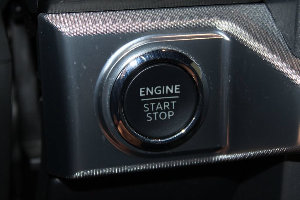 Used 2025 Ford F150 Lariat w/ Equipment Group 501A Mid AWD/4WD image 39