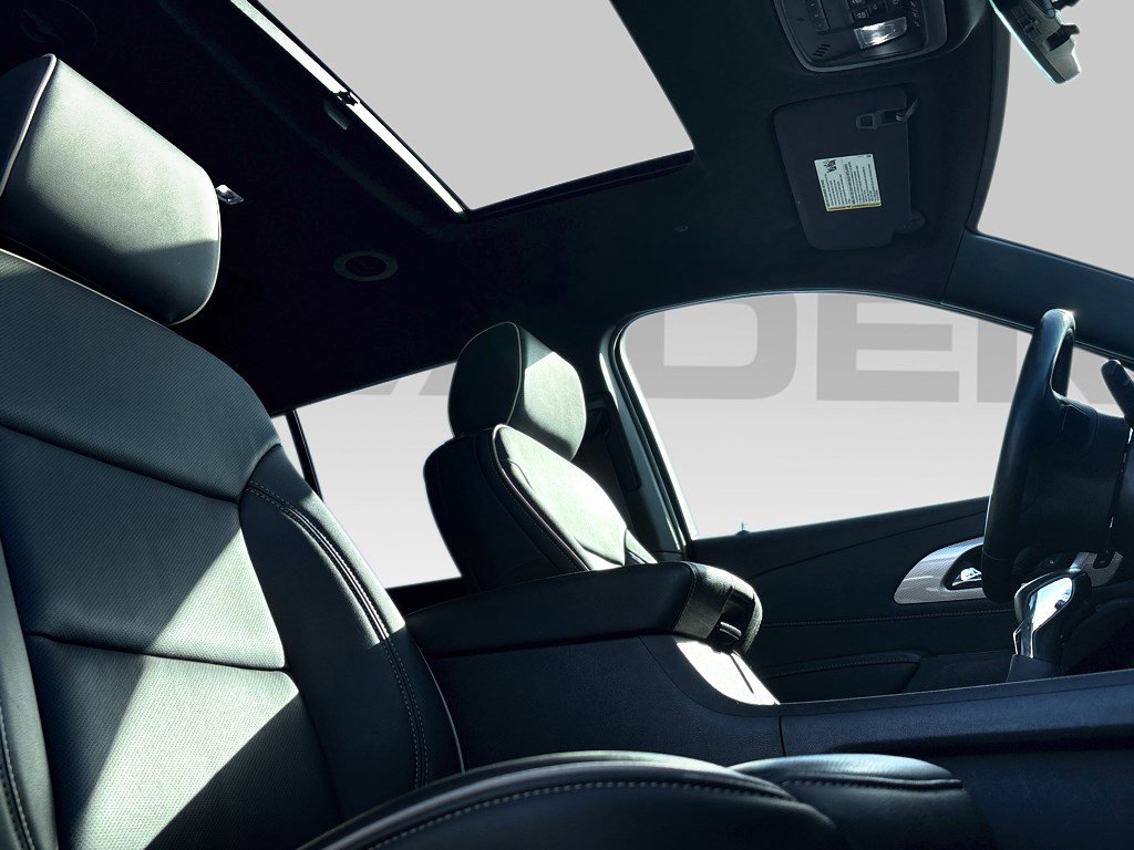 Used 2022 Chevrolet Traverse Premier w/ Redline Edition image 14