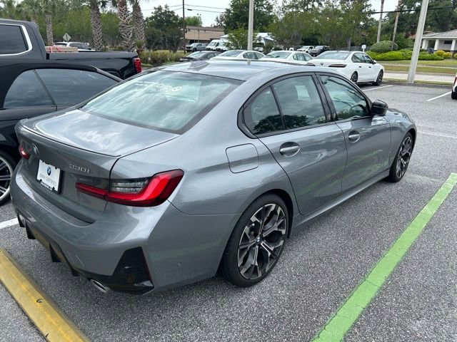 Used 2025 BMW 330i Sedan w/ M Sport Package RWD image 4