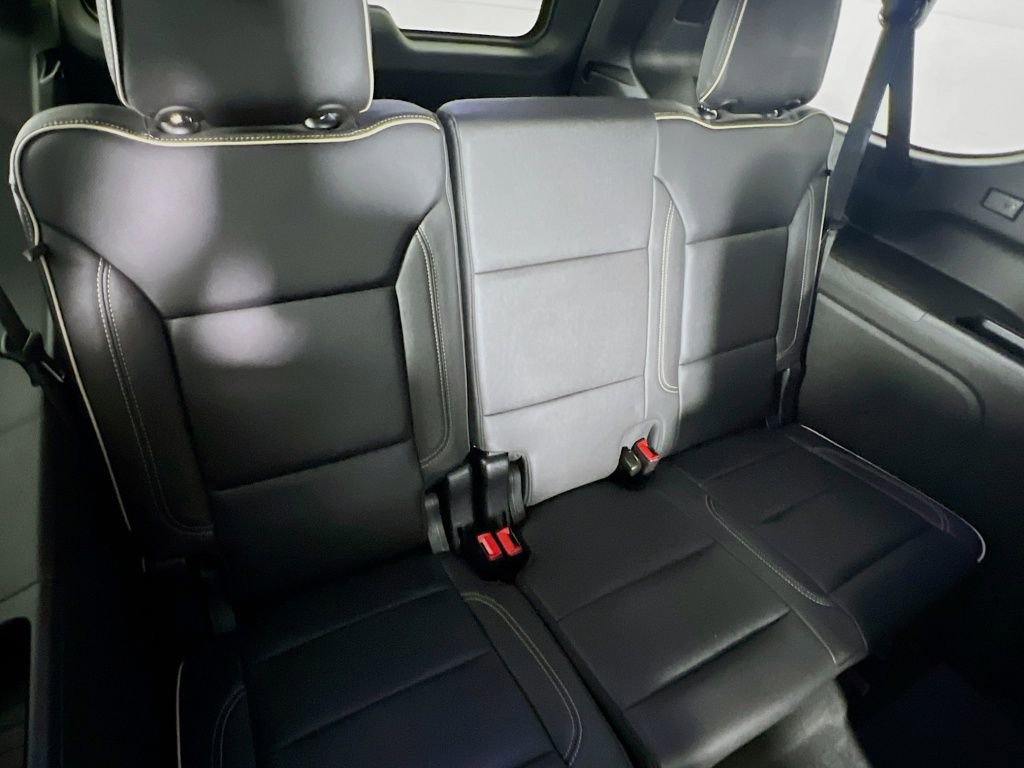 Certified 2024 Chevrolet Suburban Premier w/ Premium Package image 28