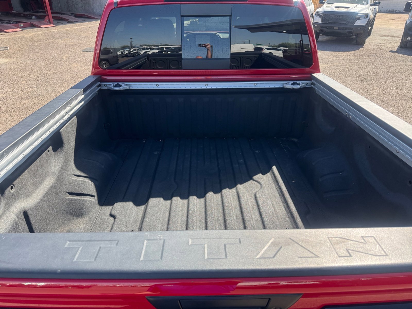 Used 2024 Nissan Titan PRO-4X w/ Pro-4x Convenience Package AWD/4WD image 34