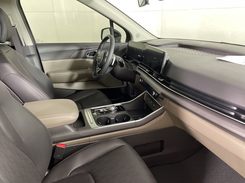New 2026 Kia Carnival EX image 14