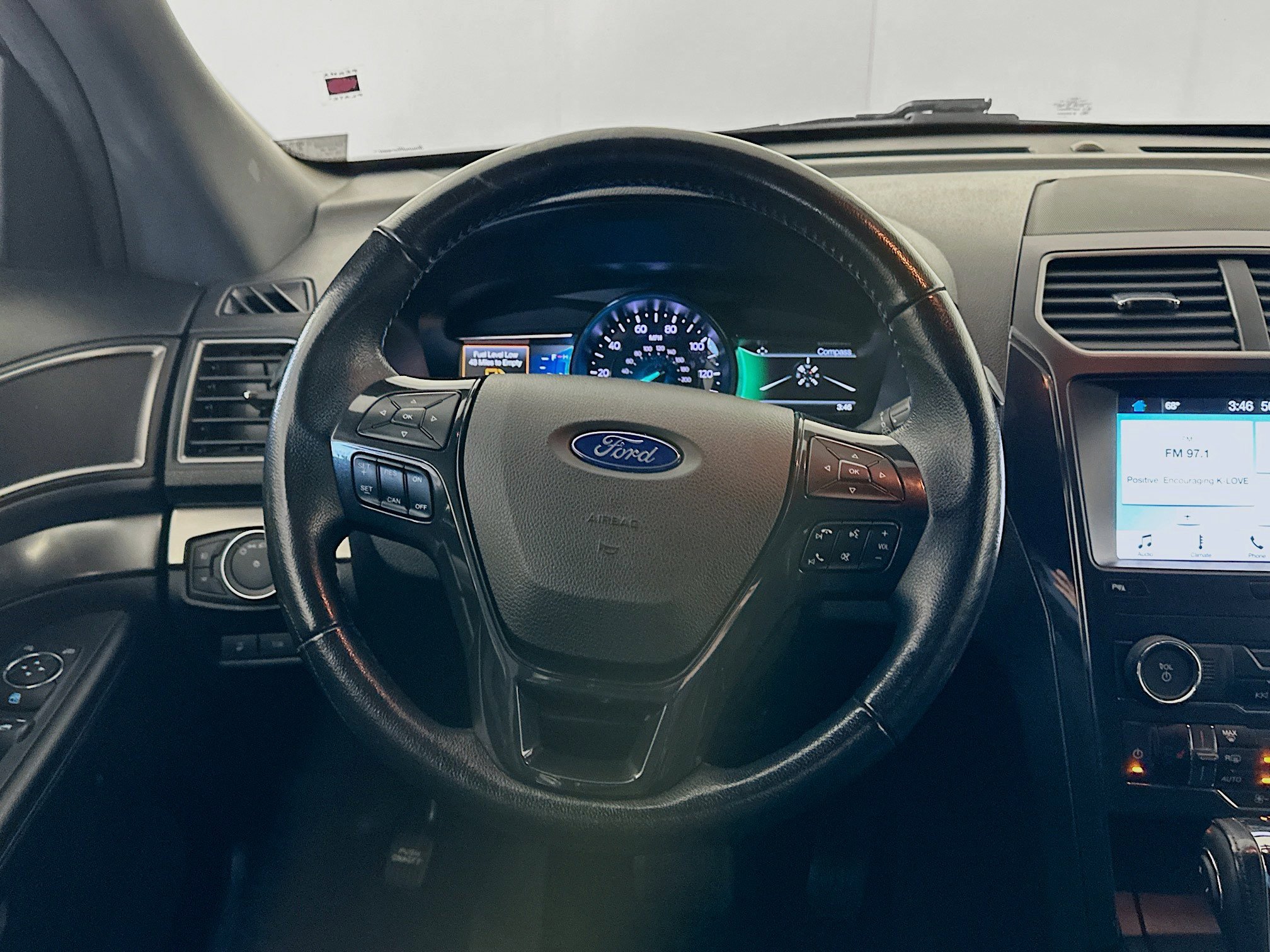 Used 2018 Ford Explorer XLT w/ Equipment Group 202A image 17