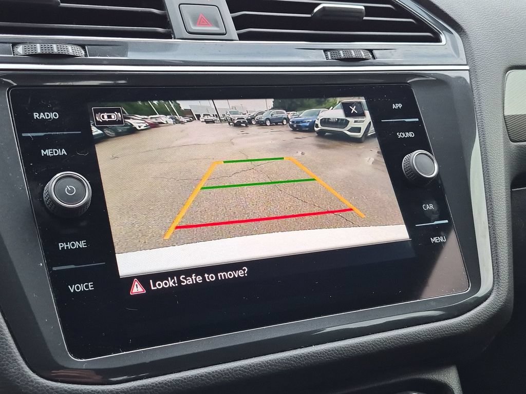Used 2023 Volkswagen Tiguan SE R-Line FWD image 5