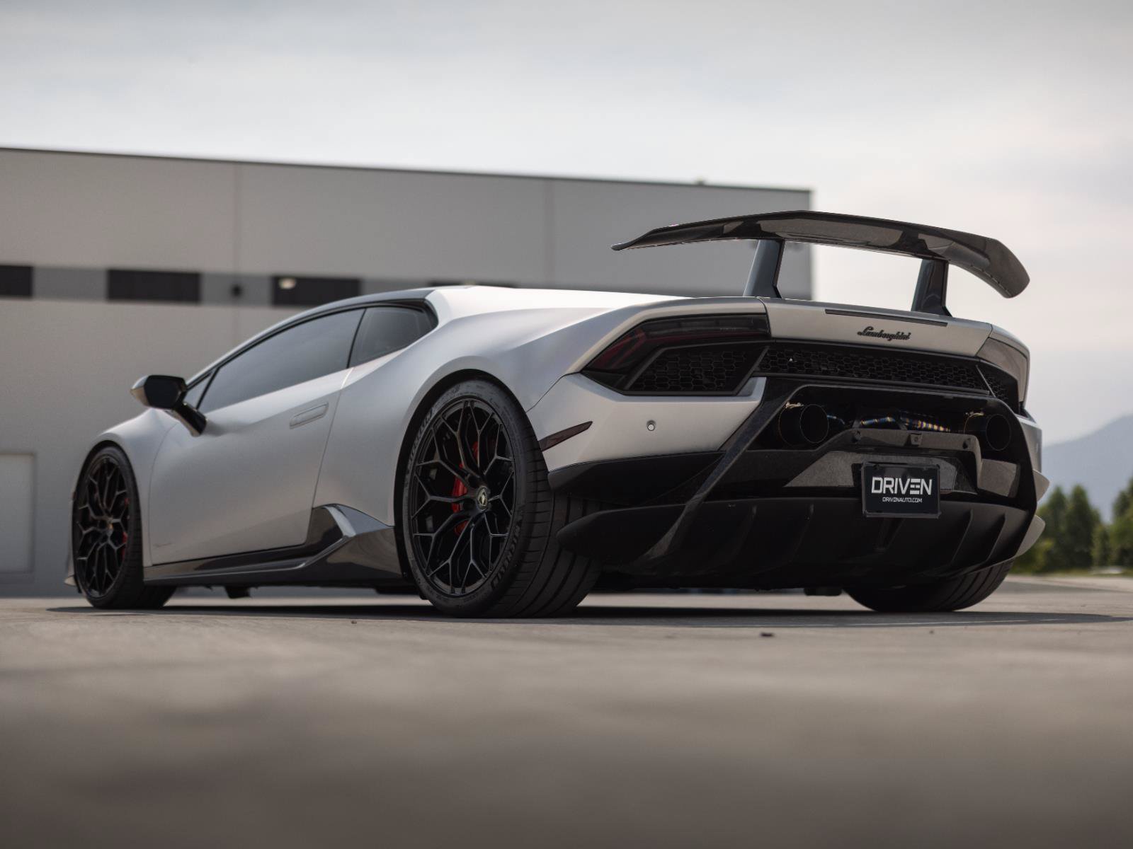 Used 2018 Lamborghini Huracan AWD/4WD image 5