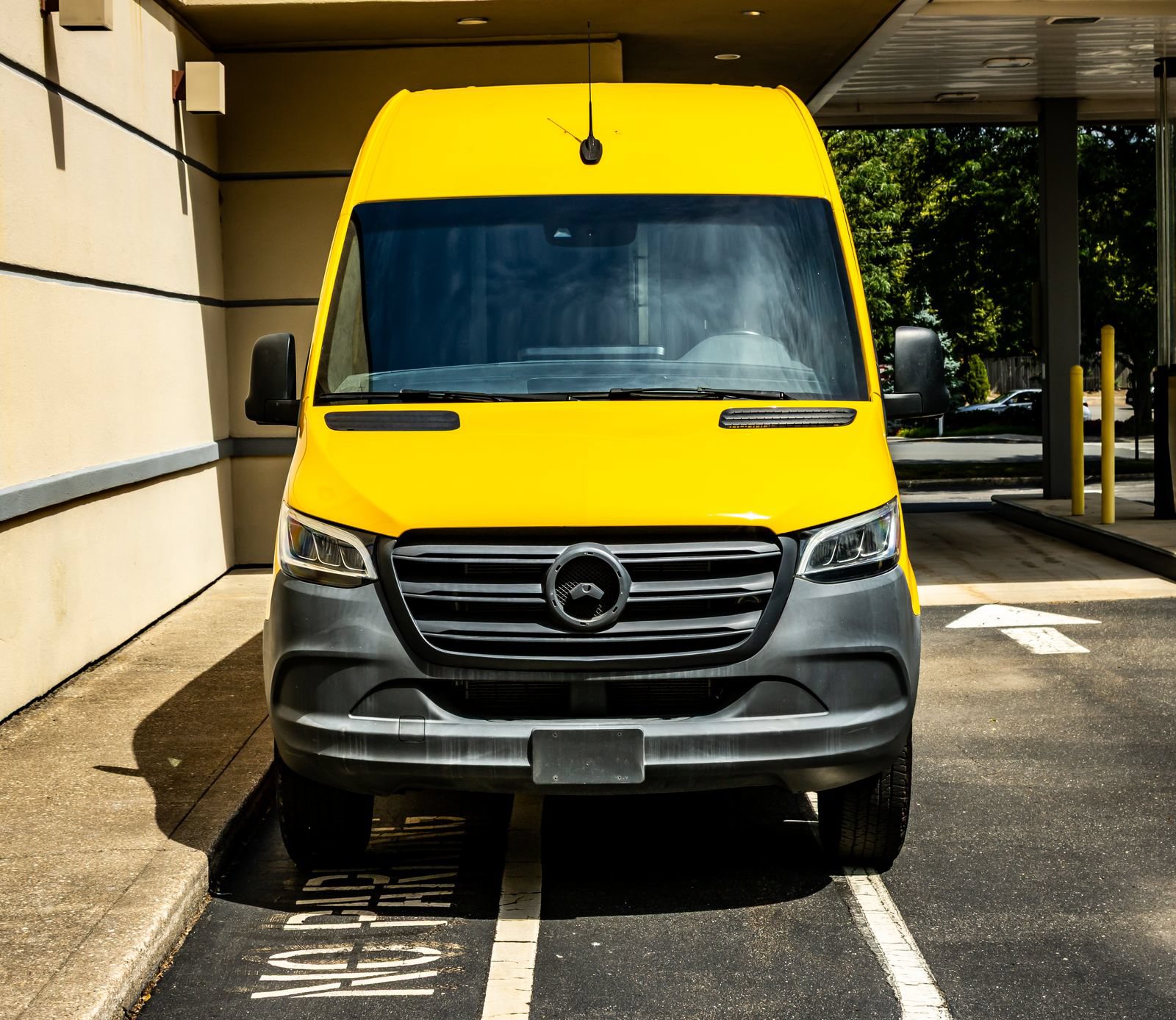 Used 2021 Mercedes-Benz Sprinter 2500 image 2