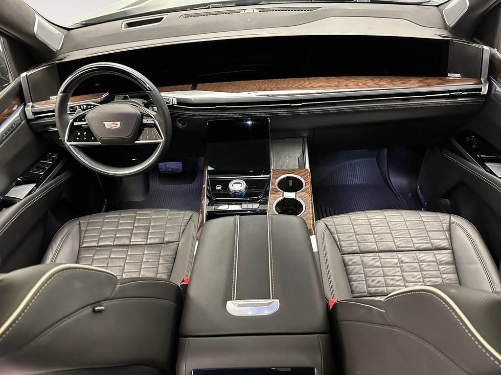 Used 2025 Cadillac Escalade ESV Sport Platinum AWD/4WD image 10