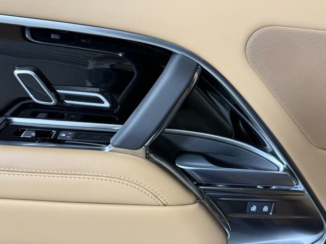 New 2025 Land Rover Range Rover SE image 23