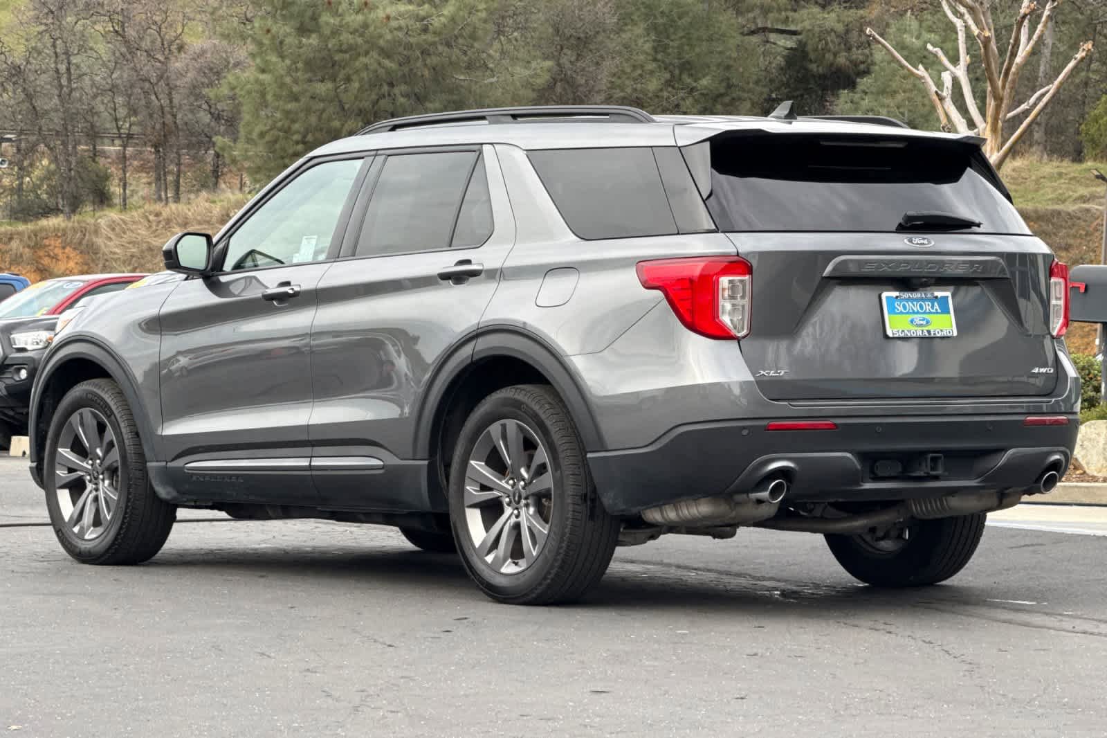 Used 2023 Ford Explorer XLT w/ Equipment Group 202A image 6