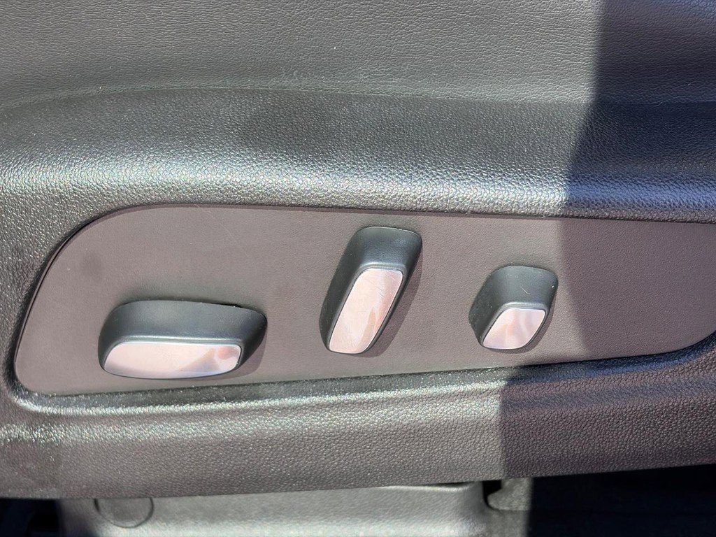 Certified 2024 Cadillac XT6 Sport w/ LPO, Onyx Lite Package image 19