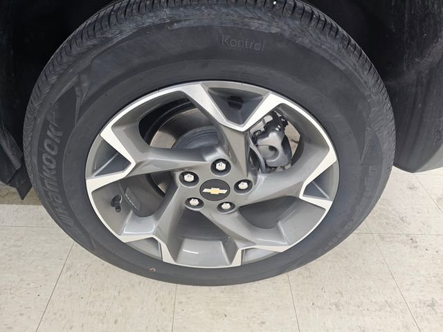 Used 2025 Chevrolet Trax LT w/ LT Convenience Package FWD image 23