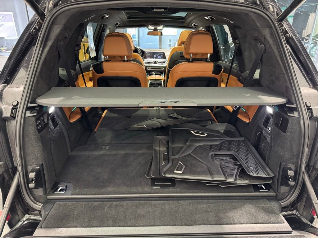 Certified 2022 BMW X7 M50i image 31