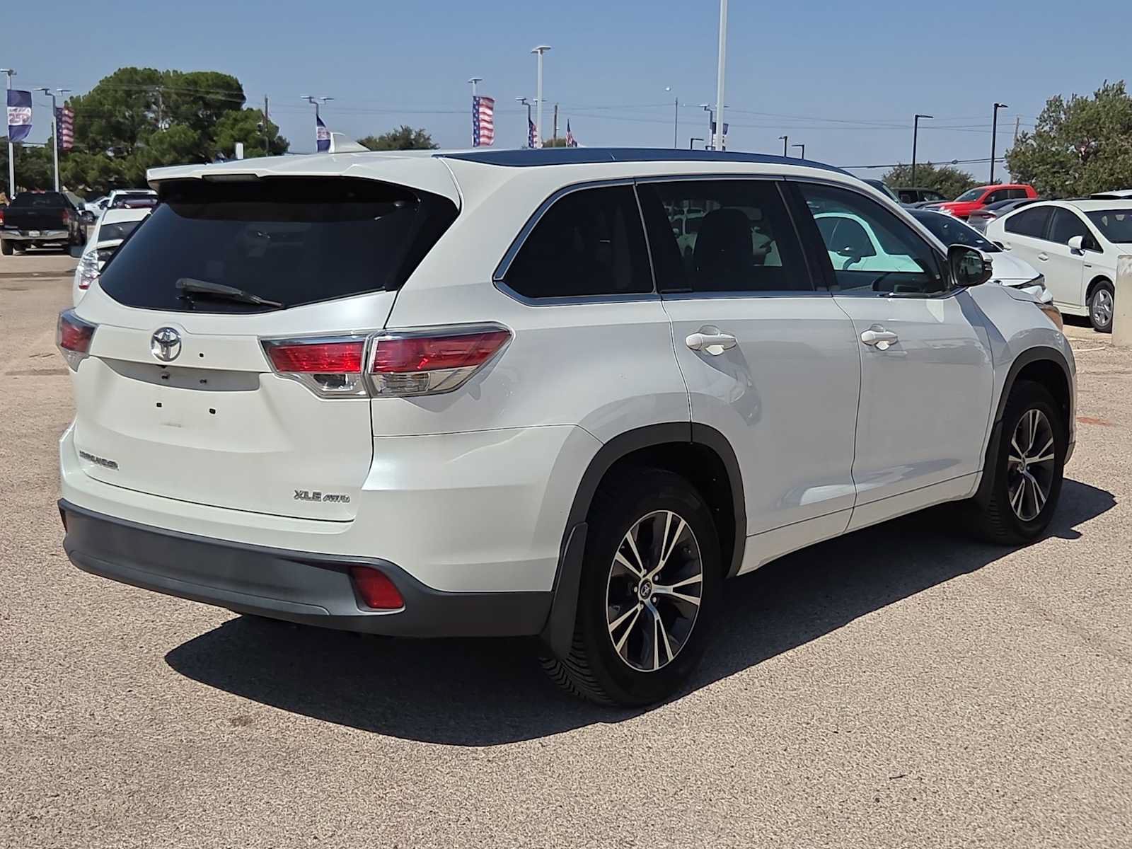 Used 2016 Toyota Highlander XLE AWD/4WD image 8