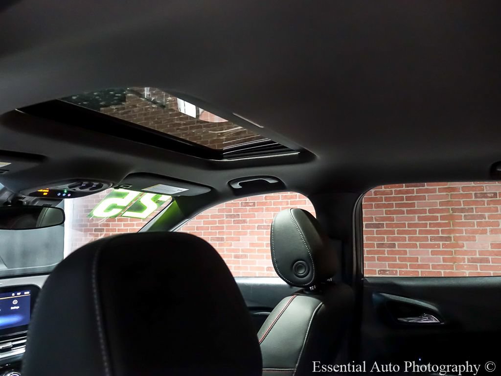 Used 2025 Chevrolet Trax RS w/ Sunroof Package FWD image 15
