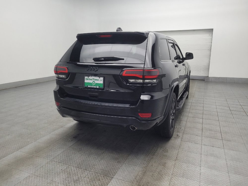 Used 2017 Jeep Grand Cherokee Altitude RWD image 9