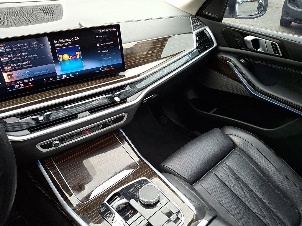 Used 2025 BMW X7 xDrive40i AWD/4WD image 29