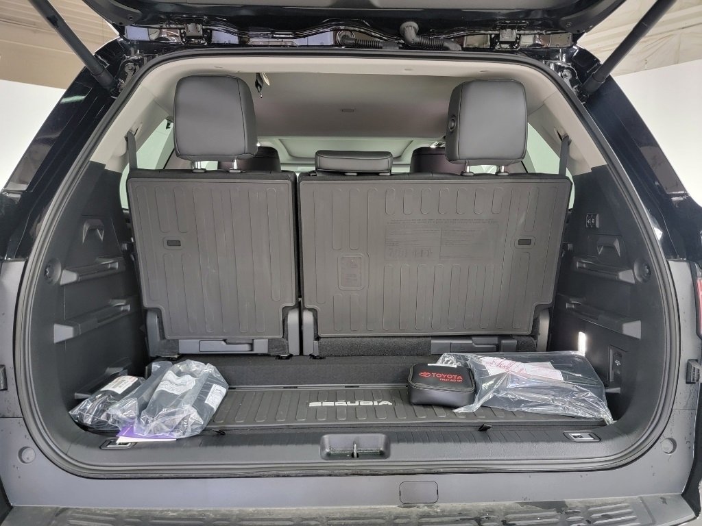 Used 2024 Toyota Sequoia Limited image 20