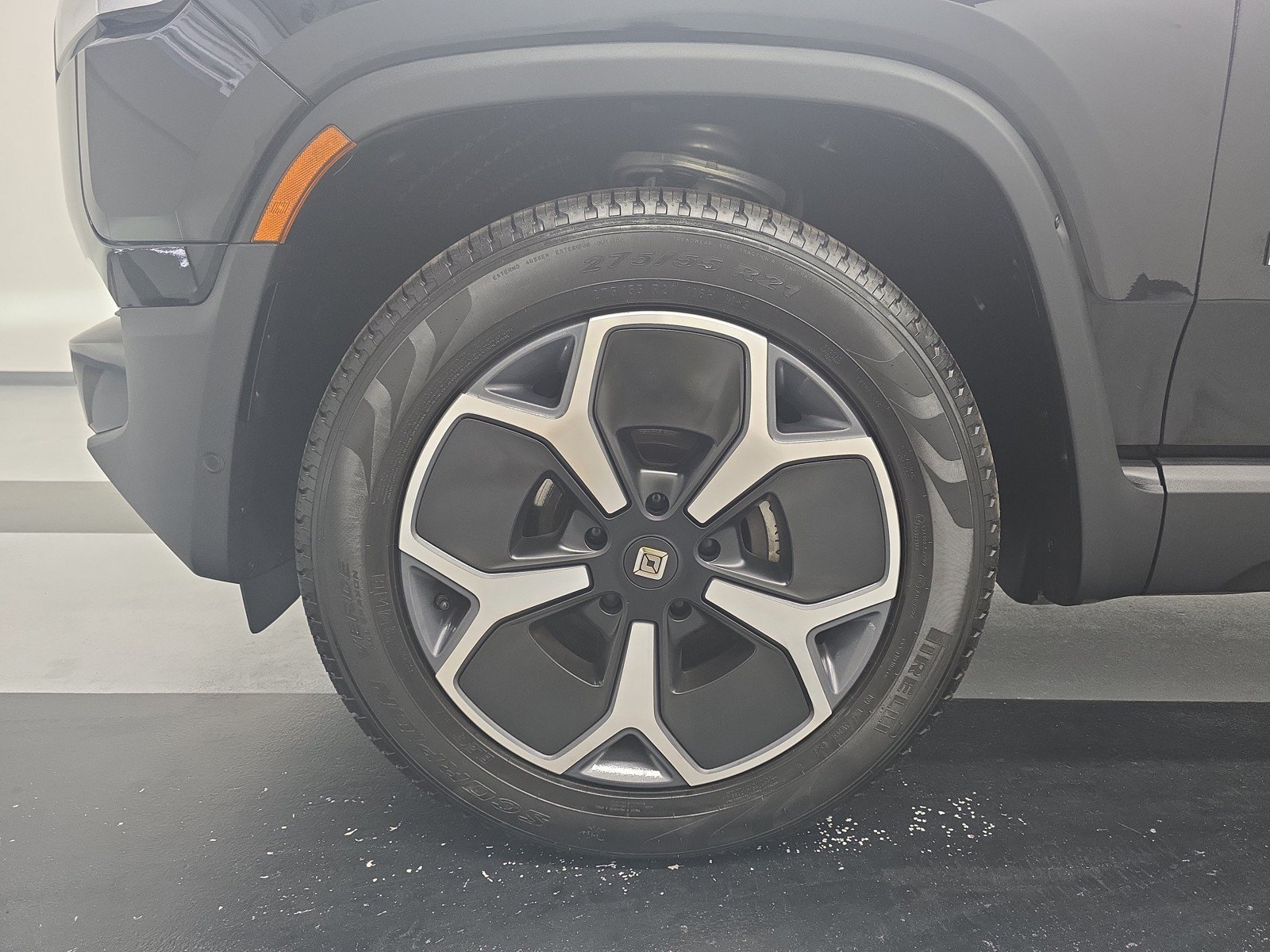 Used 2024 Rivian R1S Adventure AWD/4WD image 9