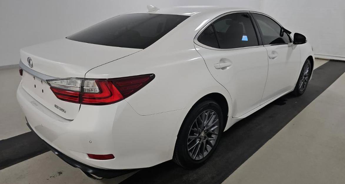 Used 2018 Lexus ES 350 w/ Navigation System Package FWD image 4