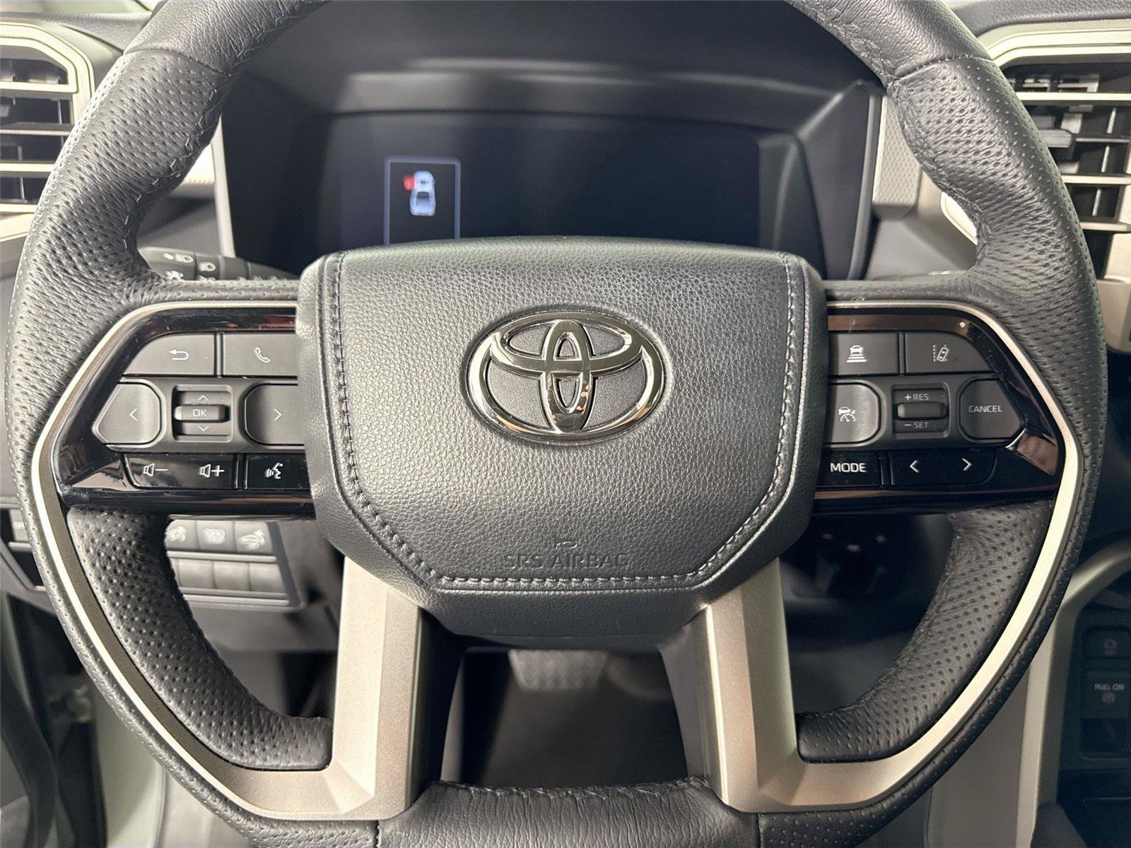 Used 2024 Toyota Tundra Limited AWD/4WD image 17