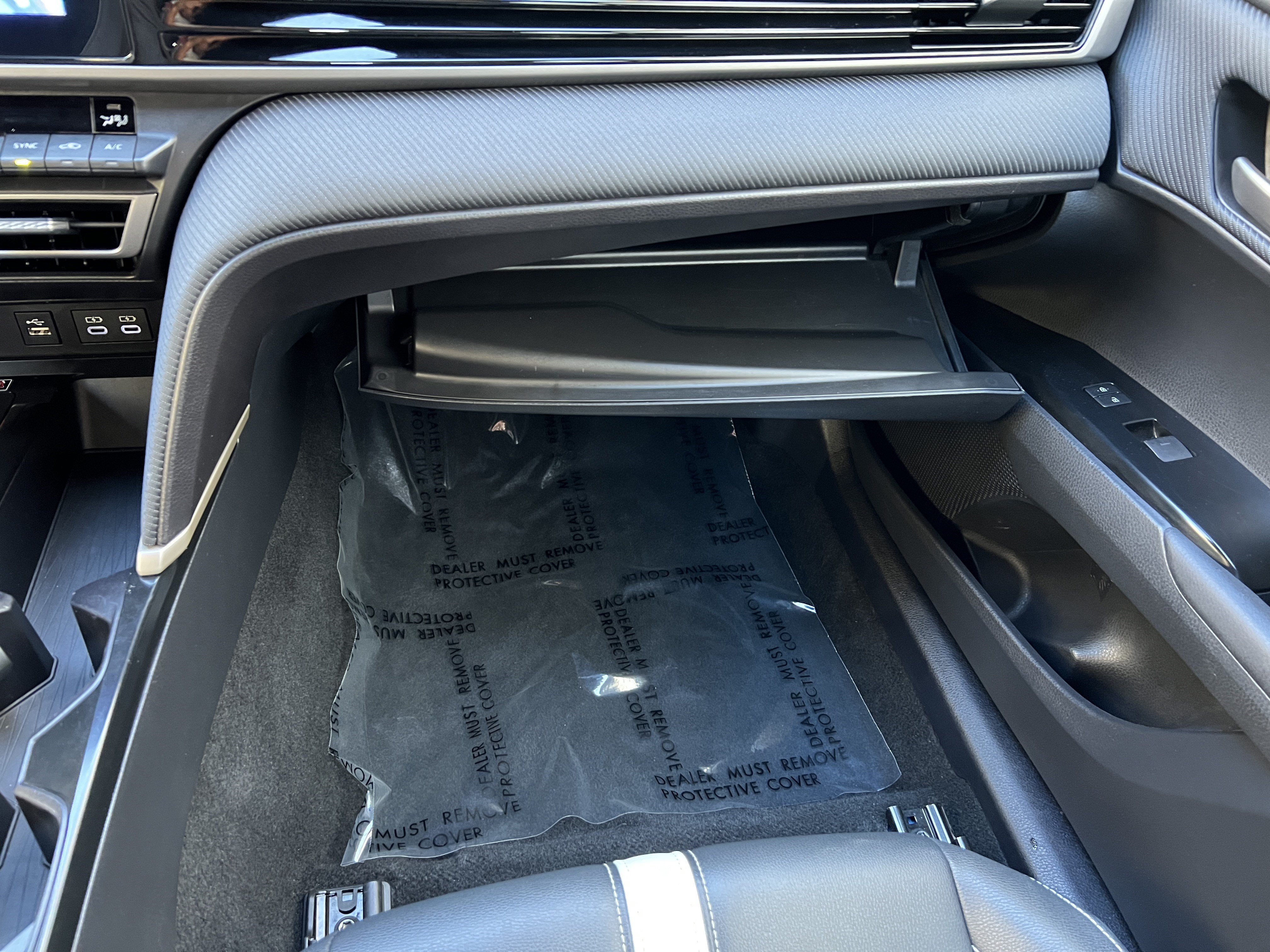 Used 2025 Toyota Camry SE FWD image 34
