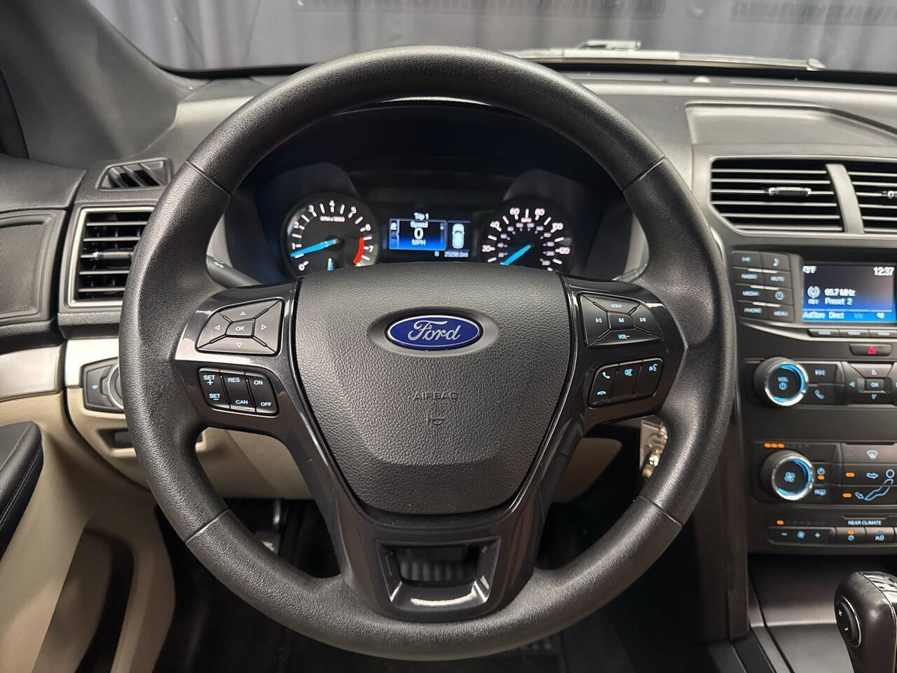 Used 2018 Ford Explorer 4WD image 12