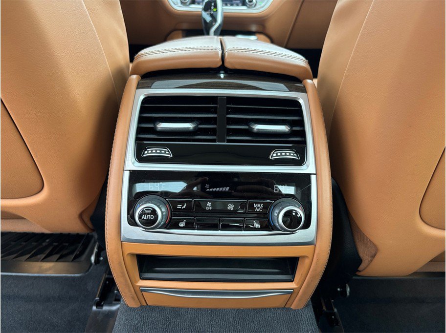 Used 2021 BMW 740i xDrive w/ Premium Package AWD/4WD image 43
