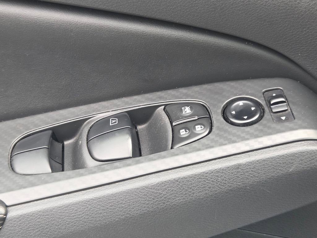 Used 2024 Nissan Altima 2.5 SV image 25