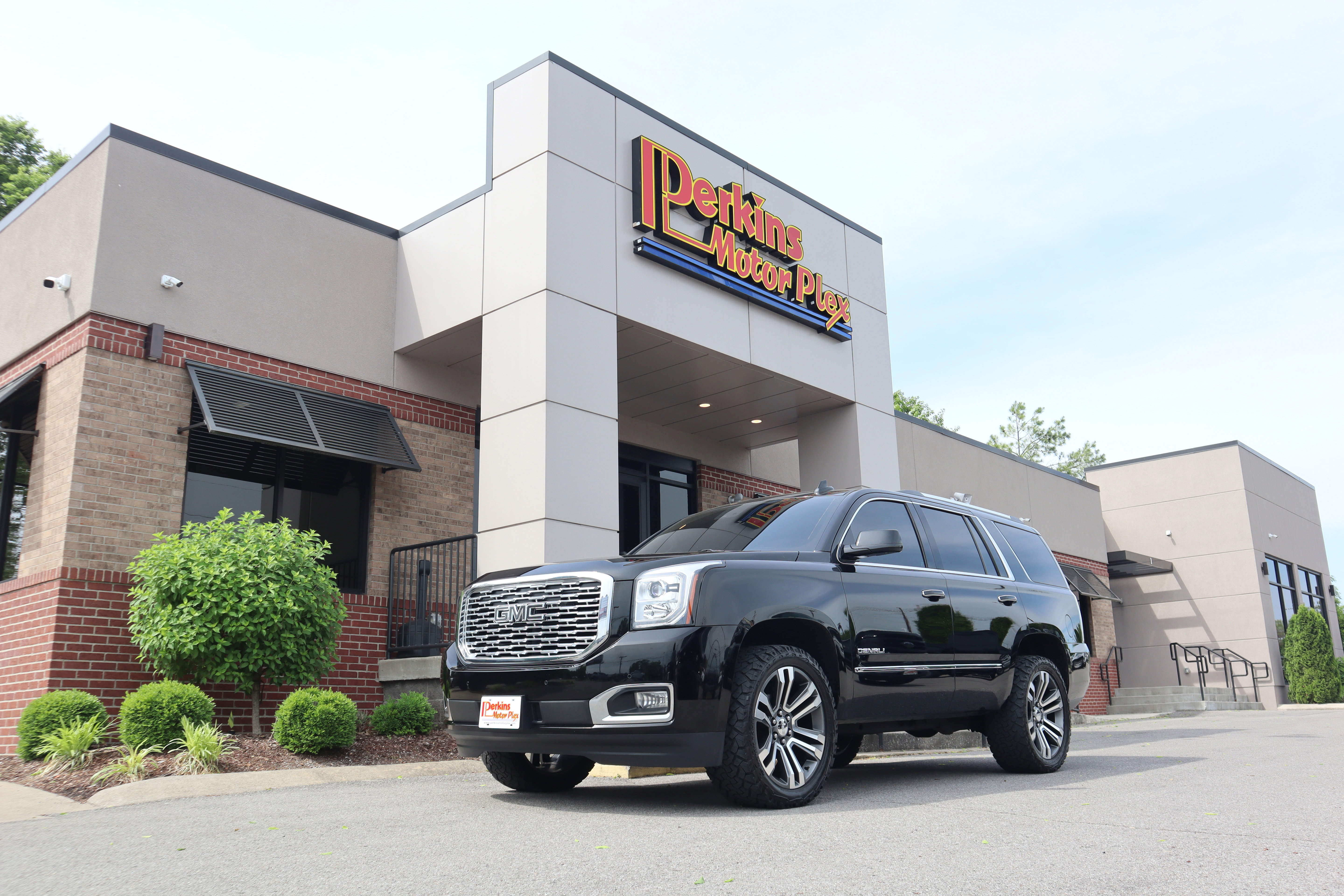 Used 2018 GMC Yukon Denali w/ Open Road Package AWD/4WD image 43