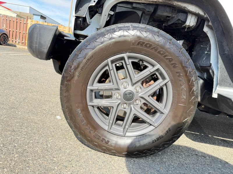 Used 2014 Jeep Wrangler Unlimited Sport w/ Quick Order Package 24S AWD/4WD image 35