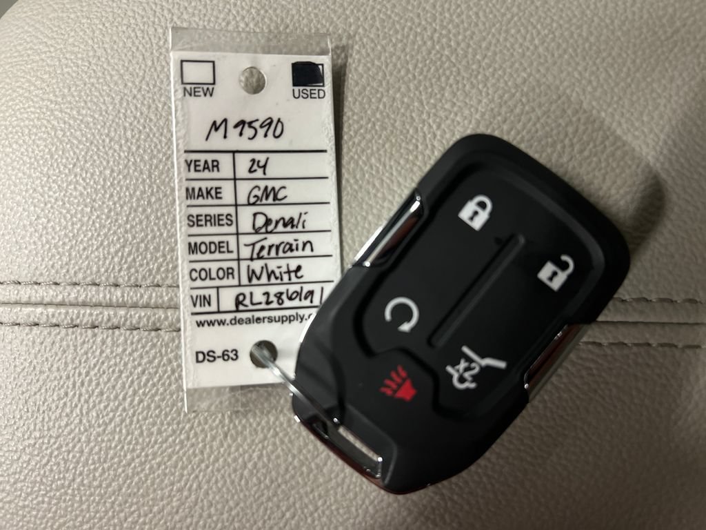 Certified 2024 GMC Terrain Denali w/ Denali Premium Package AWD/4WD image 29