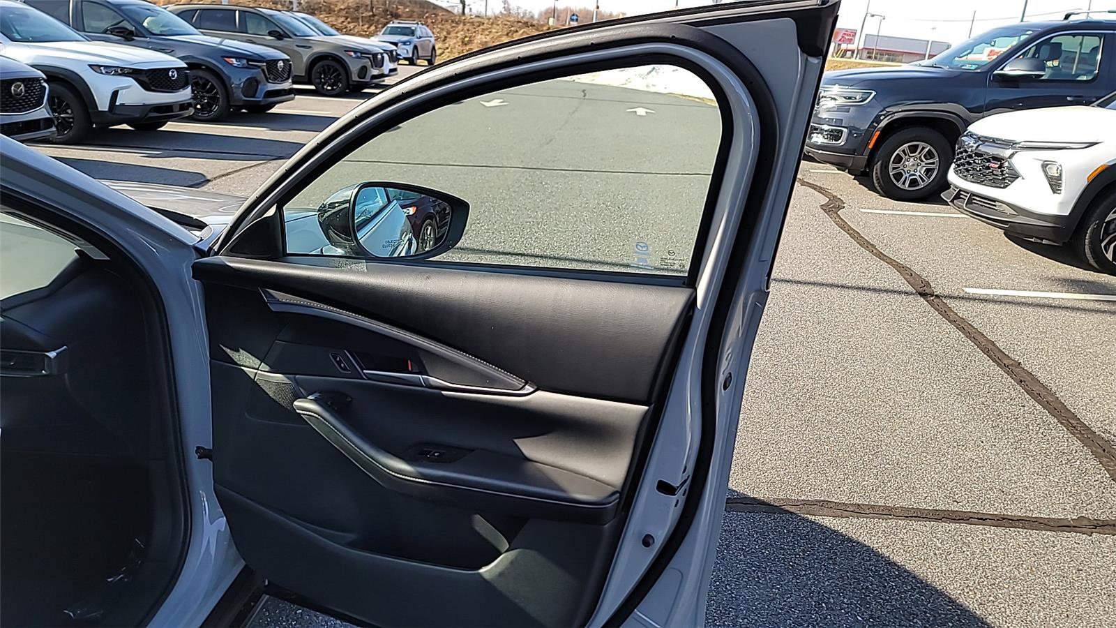 New 2025 MAZDA CX-30 AWD 2.5 S w/ Select Sport Pkg image 8