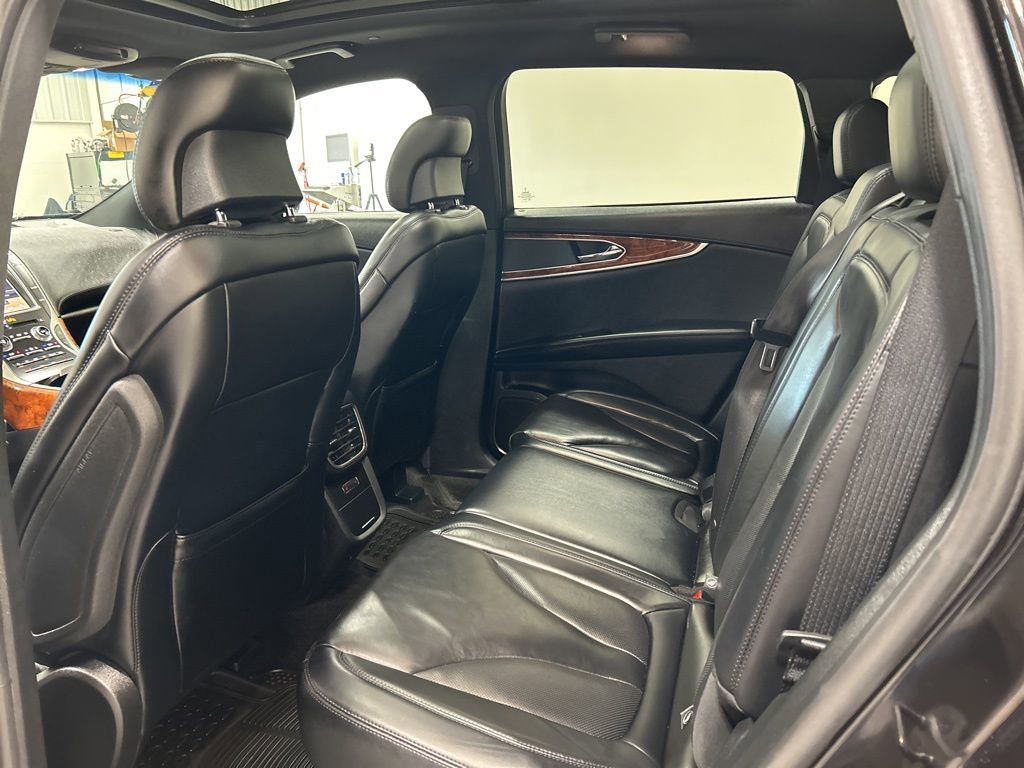 Used 2019 Lincoln Nautilus Select image 25