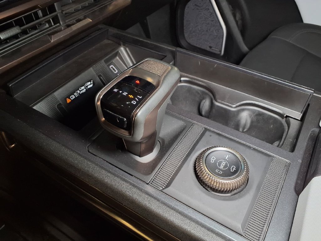 Used 2024 GMC Hummer EV 2X w/ LPO, Sport Package AWD/4WD image 8