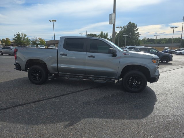 Used 2023 Chevrolet Silverado 1500 Custom Trail Boss AWD/4WD image 2