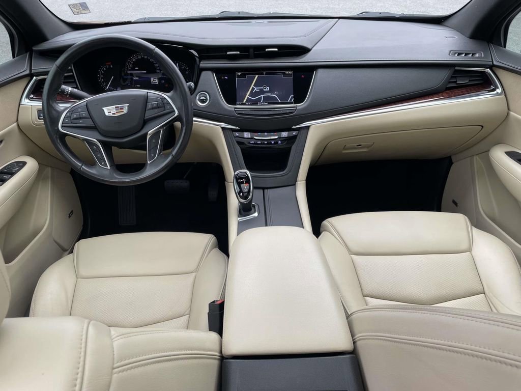 Used 2018 Cadillac XT5 Luxury w/ Driver Awareness Package image 14