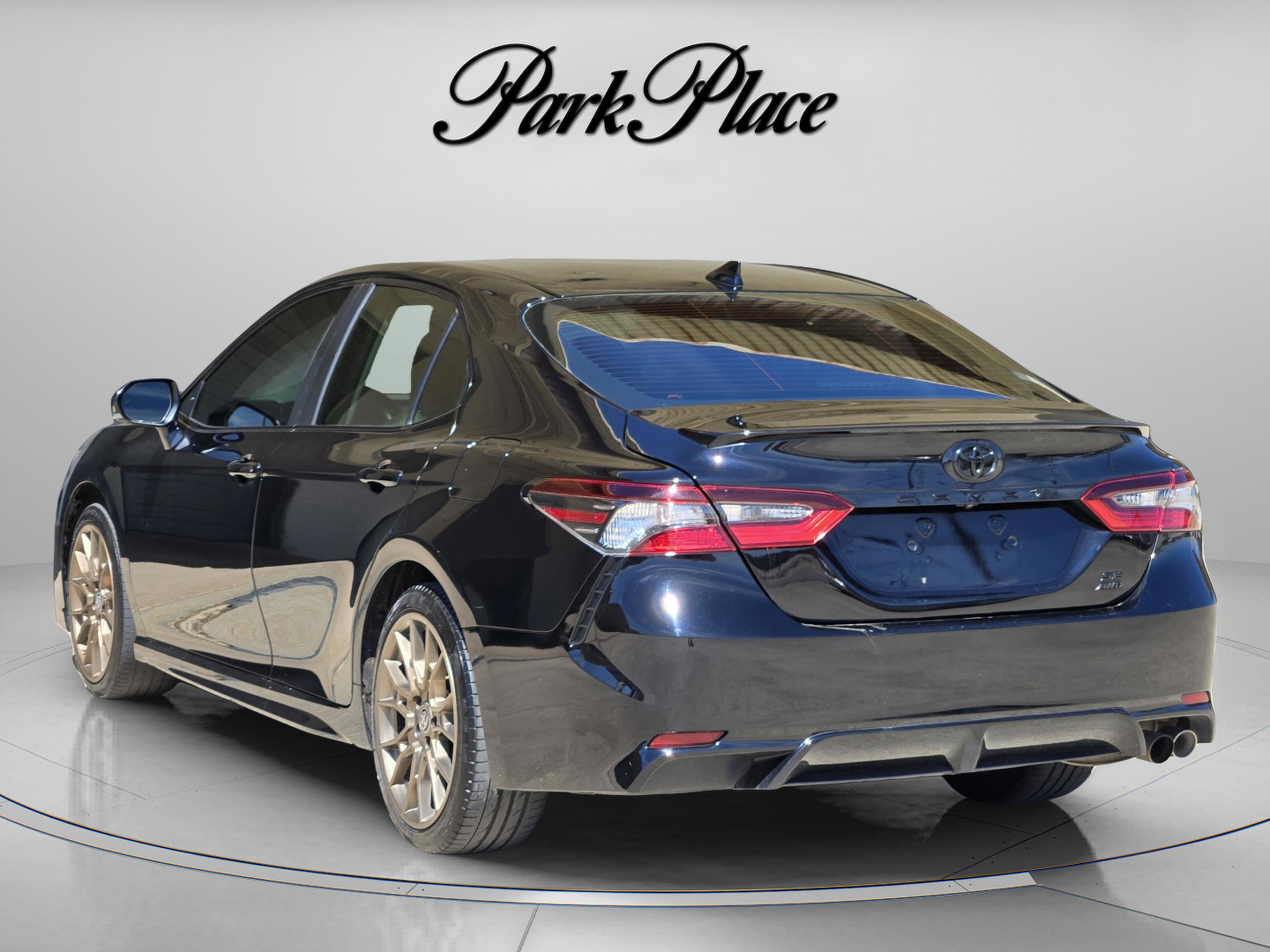 Used 2023 Toyota Camry SE w/ Convenience Package image 3