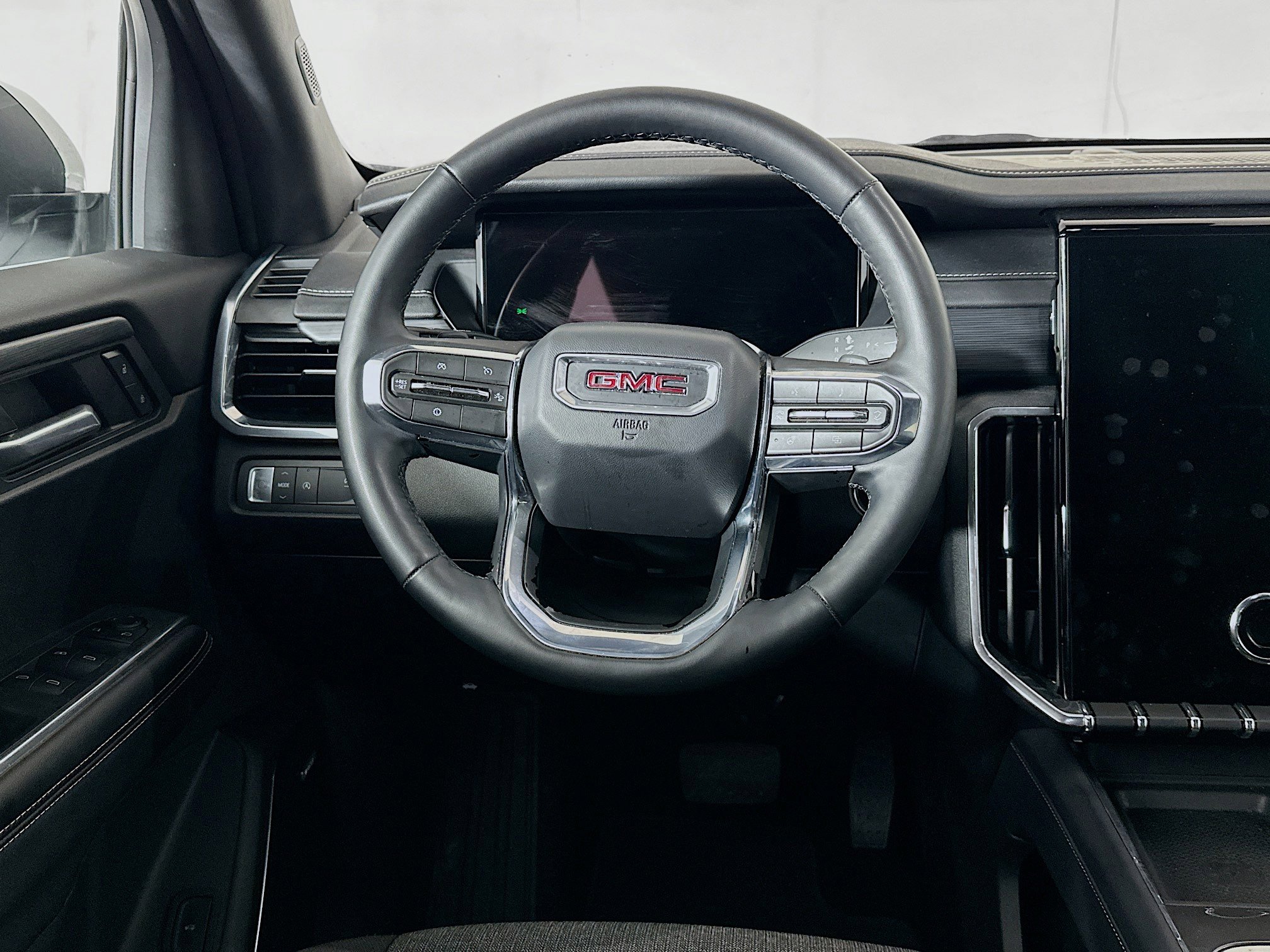 Used 2025 GMC Acadia Elevation image 18