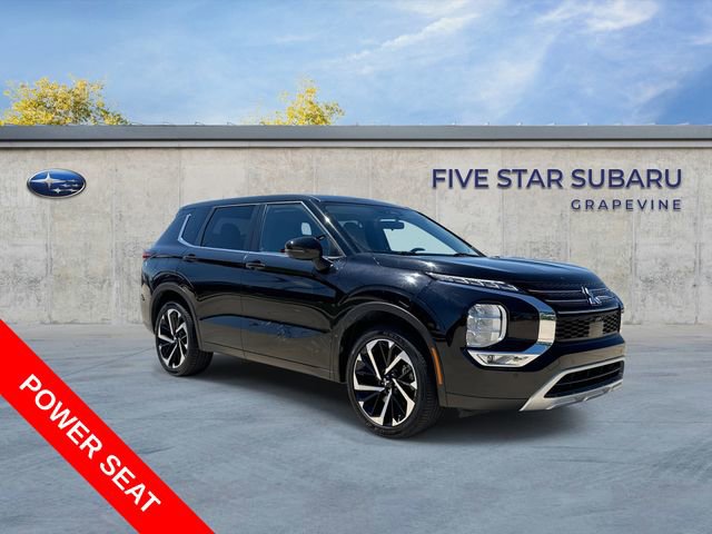 Used 2024 Mitsubishi Outlander SE image 1