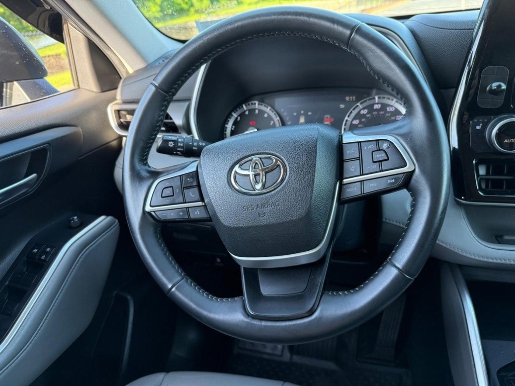 Certified 2022 Toyota Highlander XLE image 17