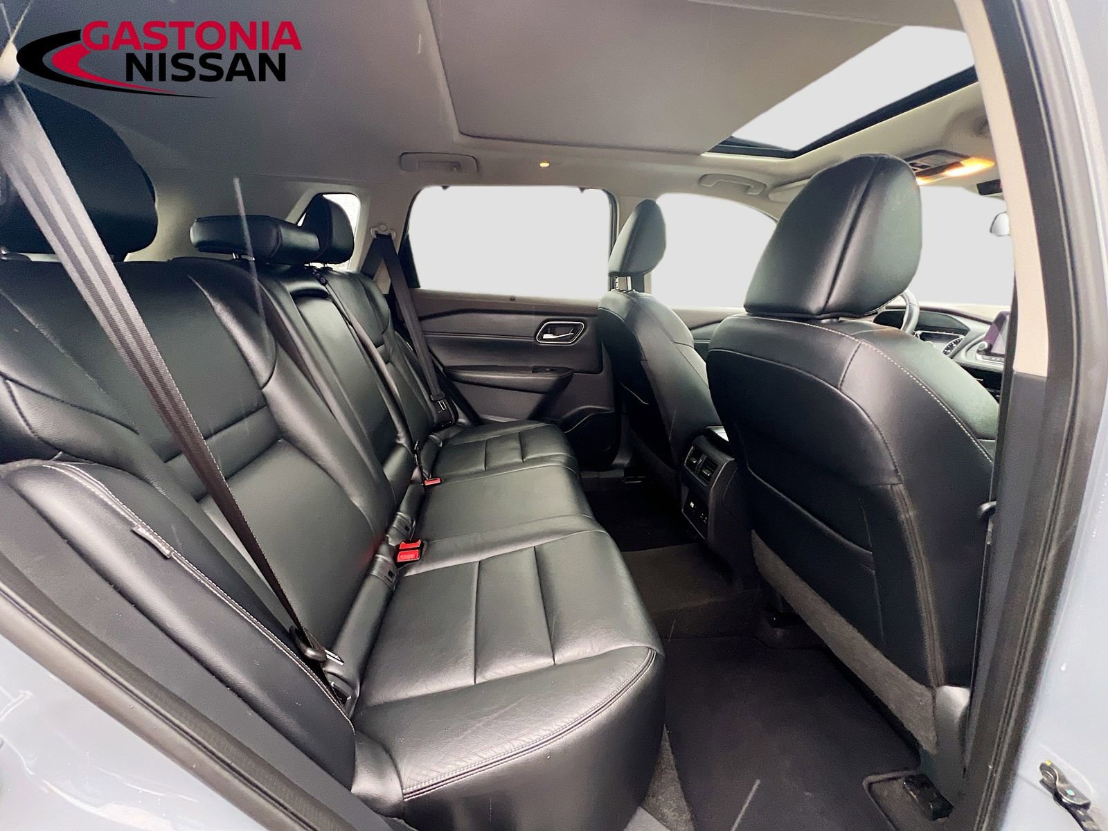 Used 2021 Nissan Rogue SL image 36