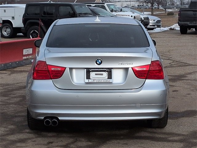 Used 2010 BMW 328i xDrive Sedan image 4
