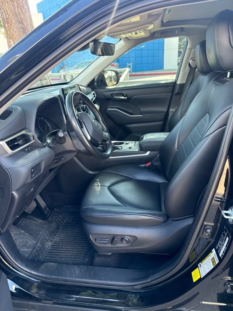 Used 2021 Toyota Highlander XLE FWD image 8