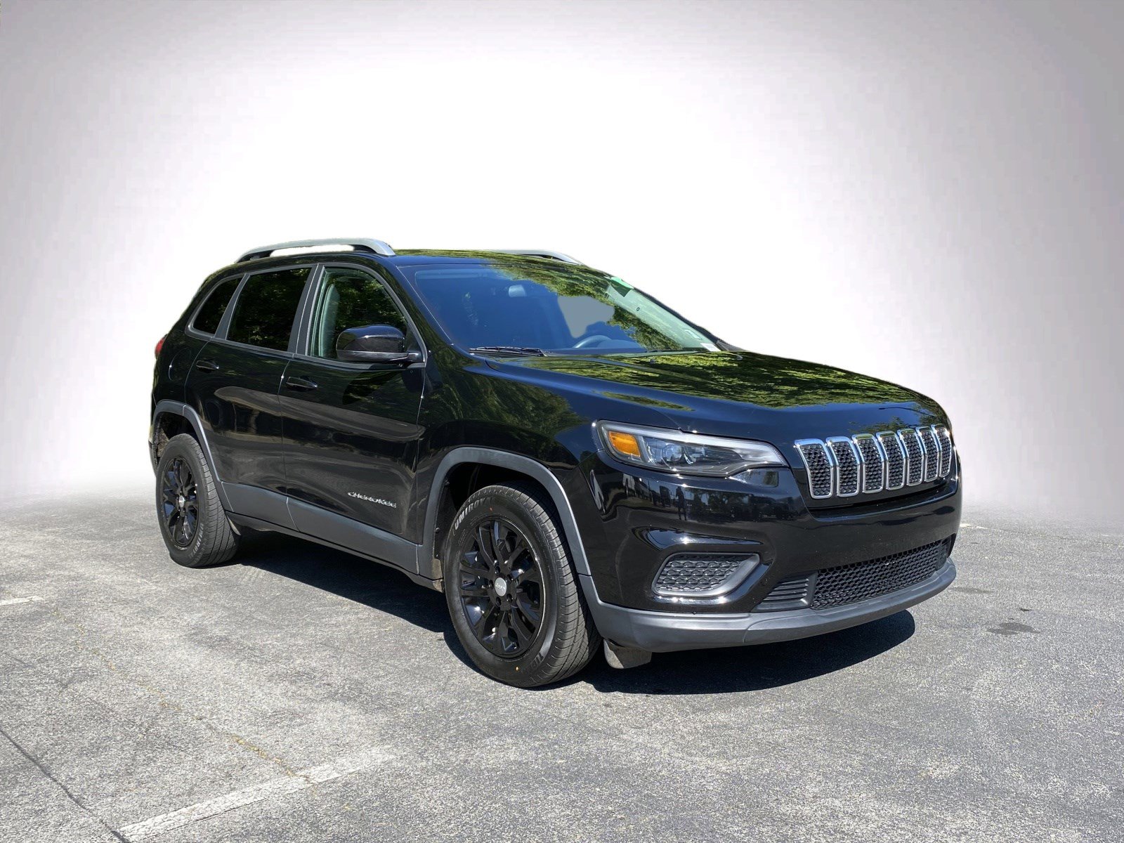 Used 2020 Jeep Cherokee Latitude image 2