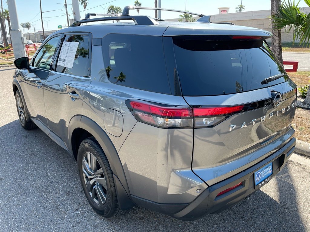Used 2022 Nissan Pathfinder SV image 5