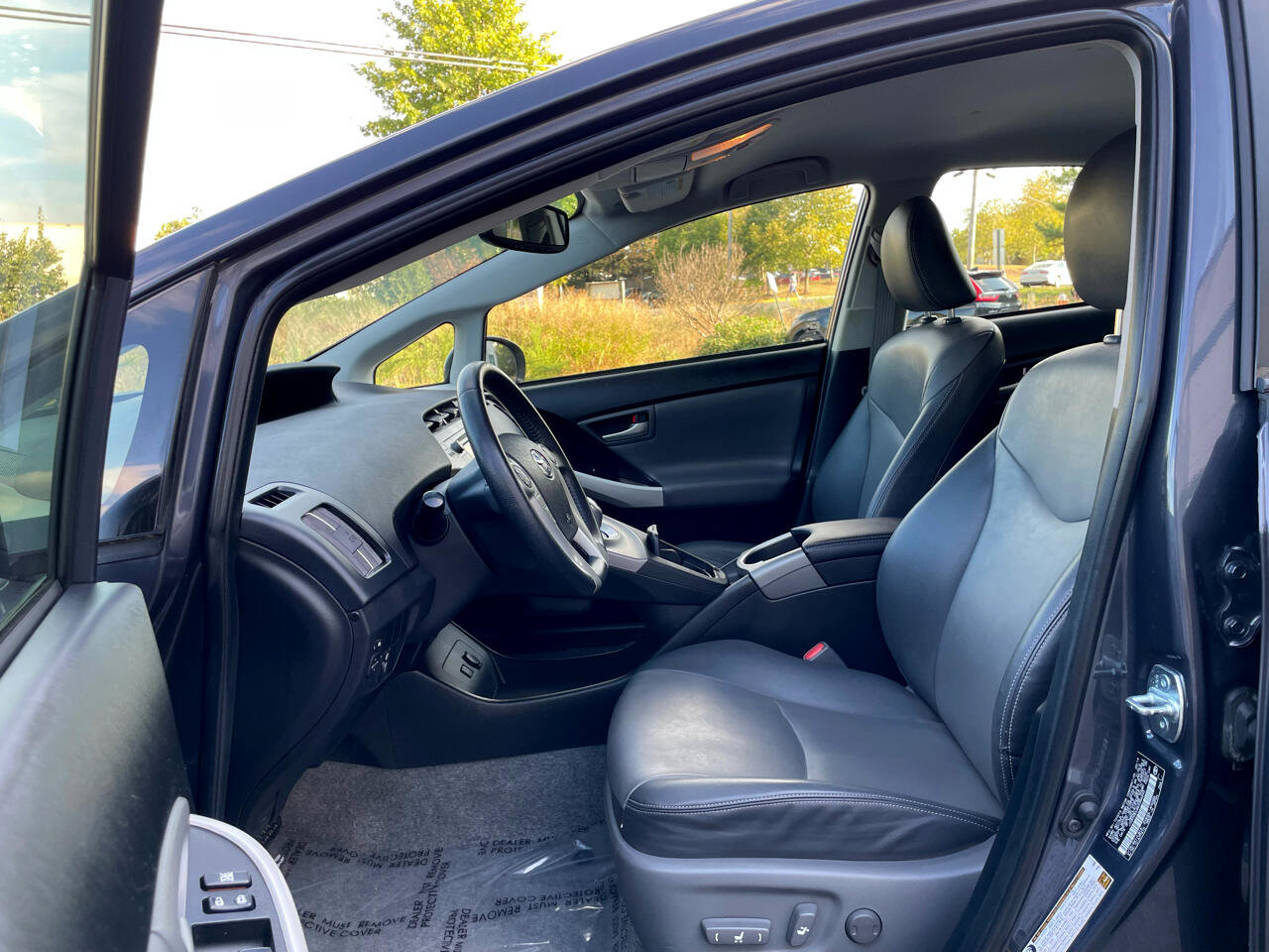 Used 2014 Toyota Prius Three image 11